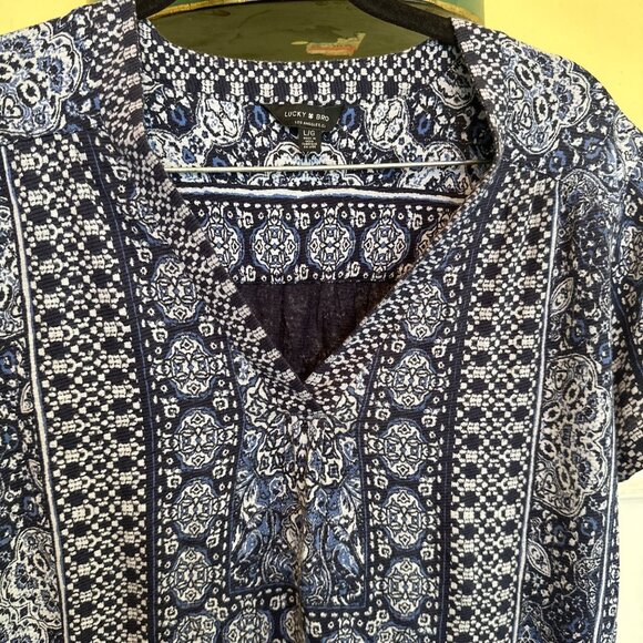 Lucky Brand Large Womens Short Sleeve Blue Shirt Blouse Patterned Print Bohemian - Picture 5 of 5